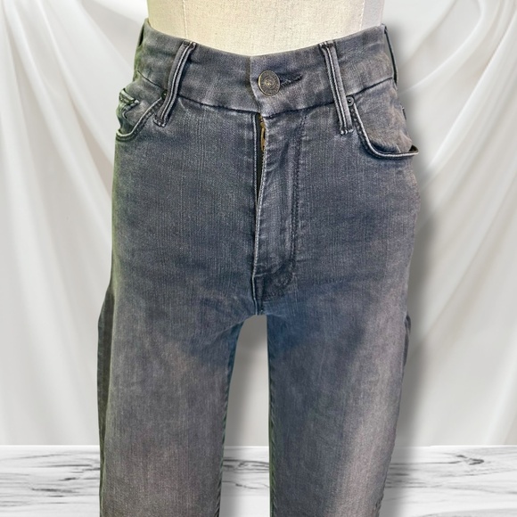 MOTHER Denim 'High Waisted Looker Ankle Fray Jeans' in "Lighting Up Lanterns" 24 - Picture 5 of 16
